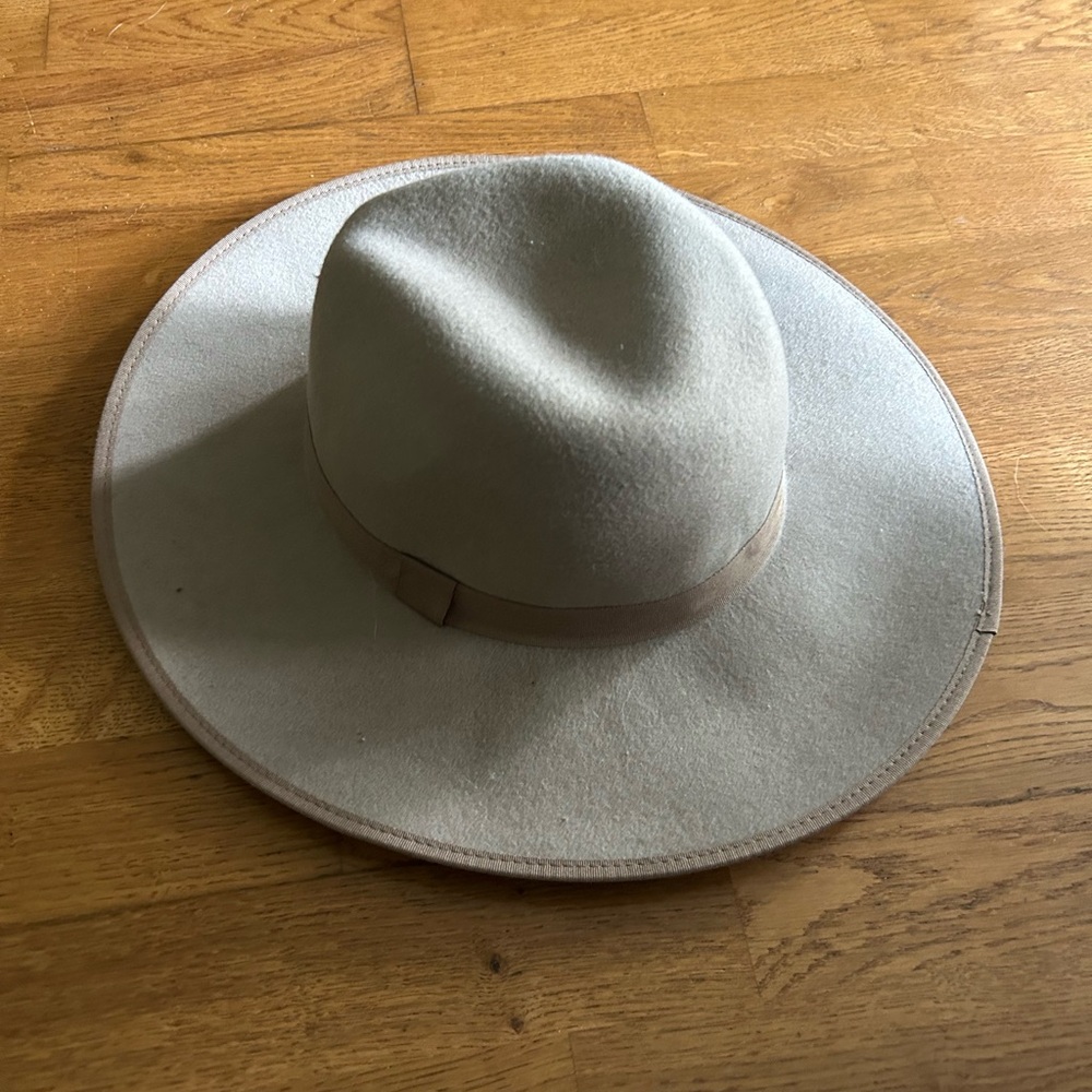 Target hat - Picture 1 of 2